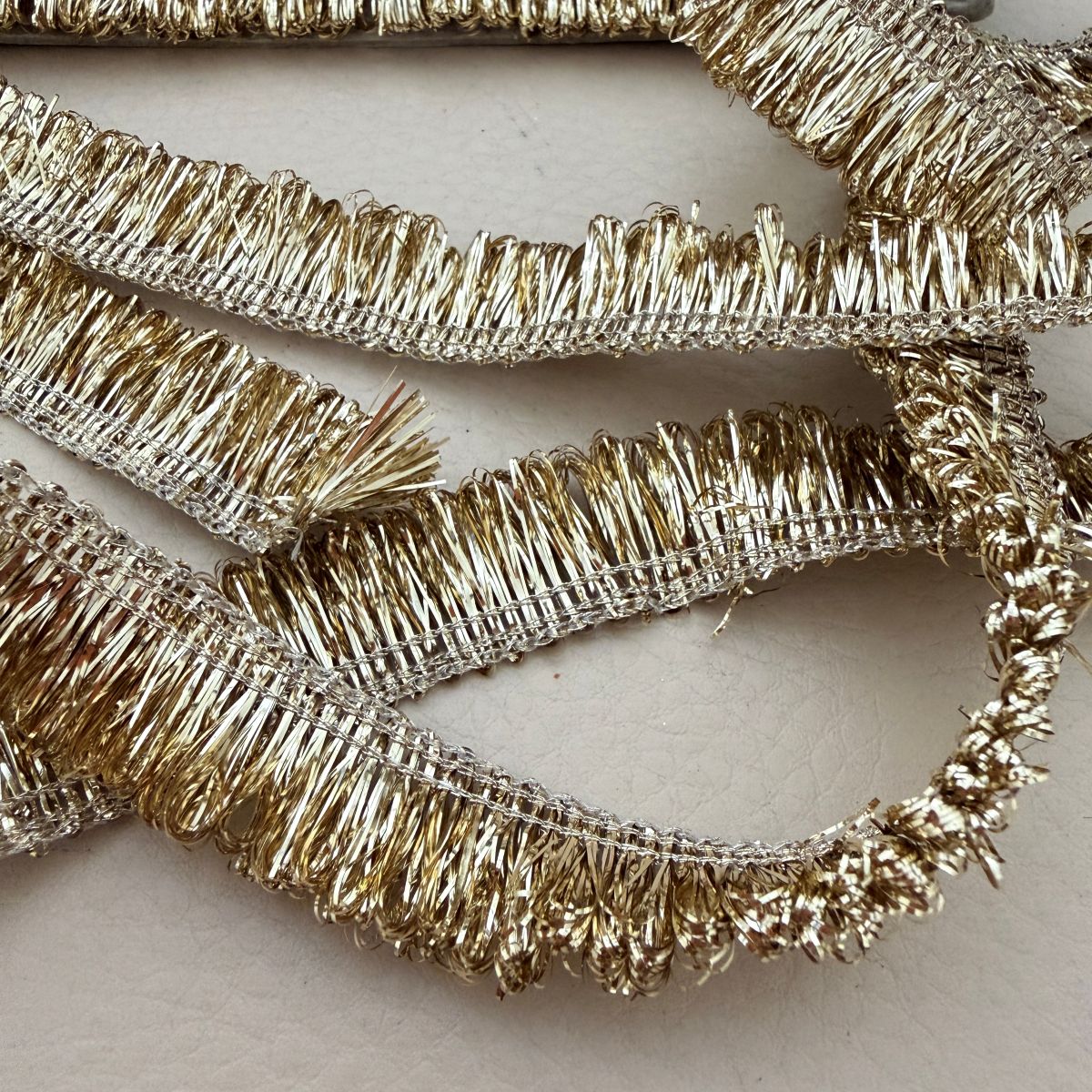 Metallic Loop Fringe Lace Trim – Gold