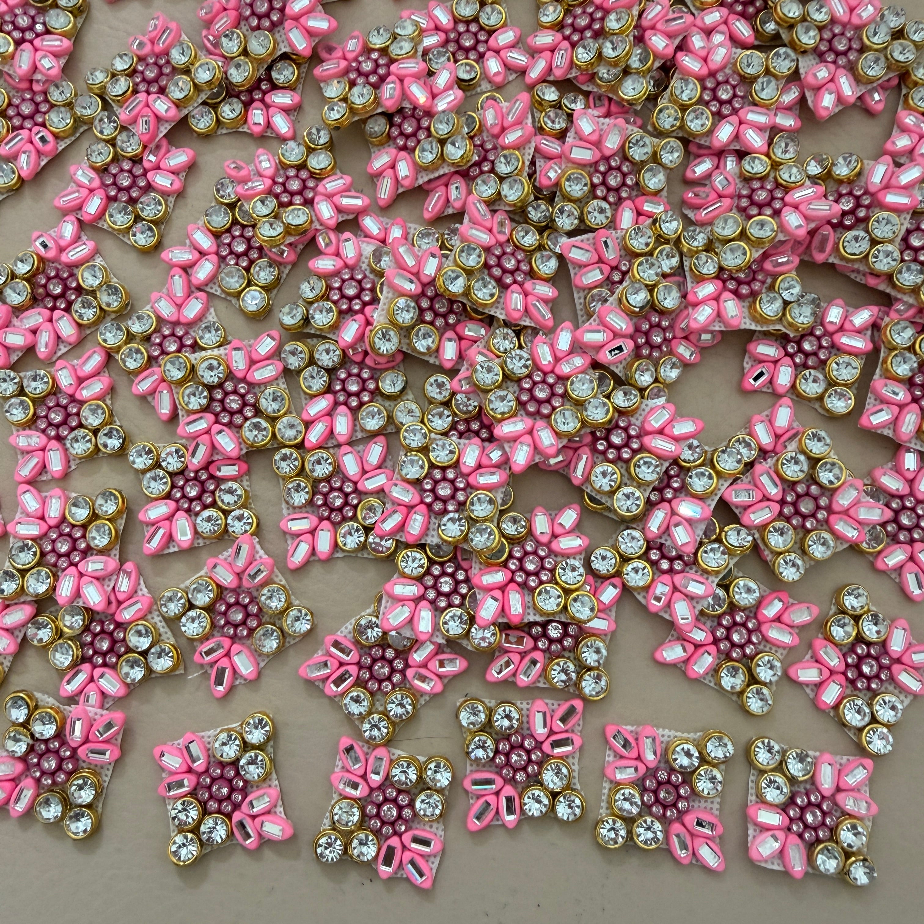 Pink Square Floral Rhinestone Appliqué Patches – Pack of 25