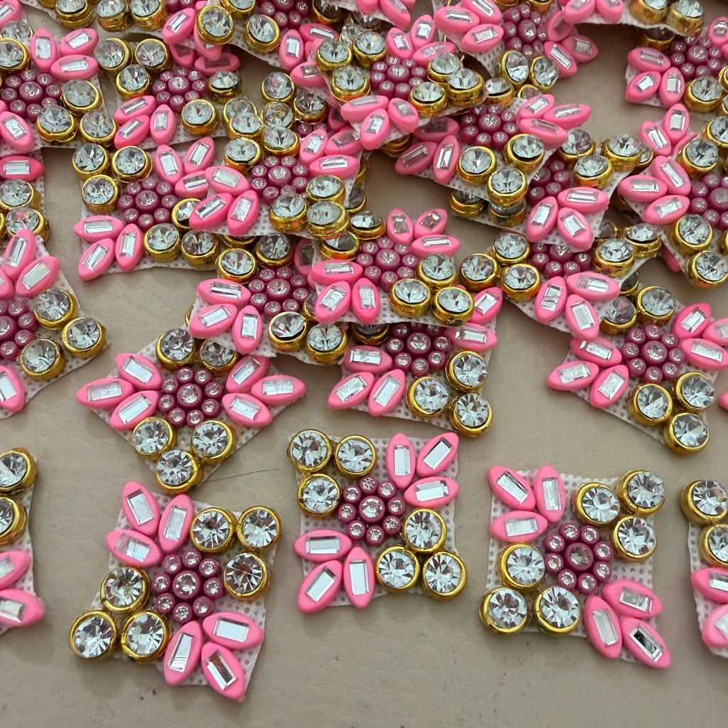 Pink Square Floral Rhinestone Appliqué Patches – Pack of 25