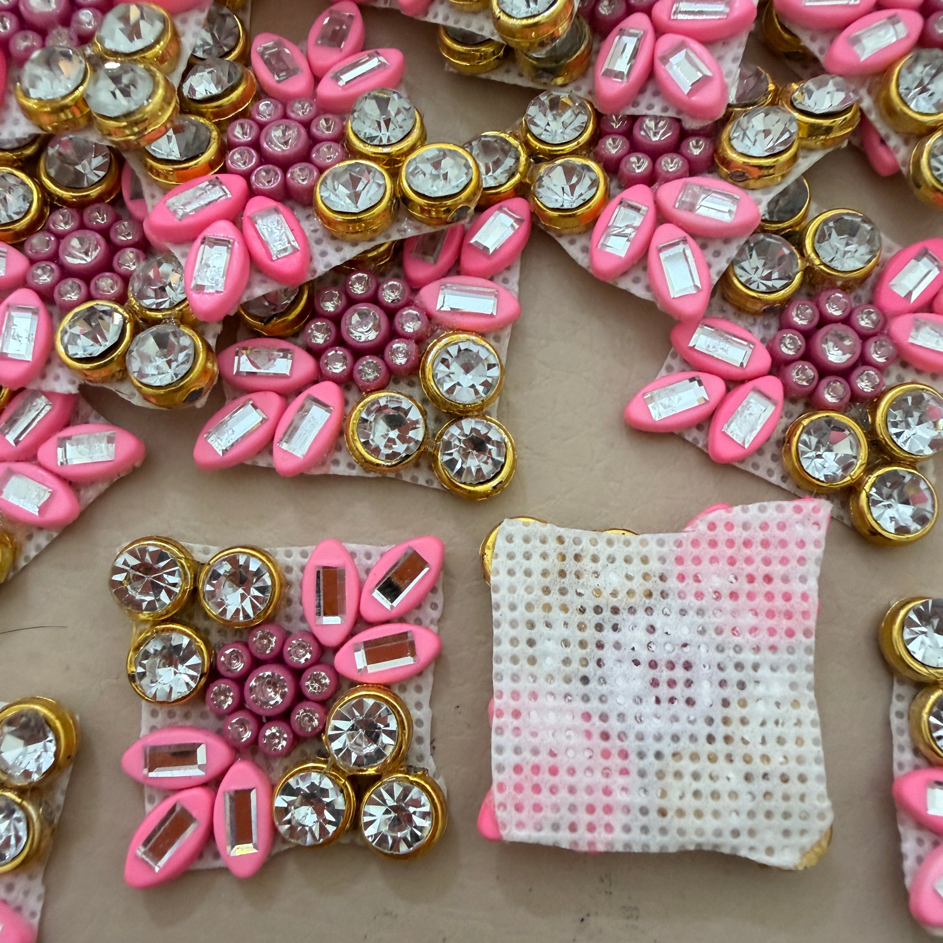 Pink Square Floral Rhinestone Appliqué Patches – Pack of 25