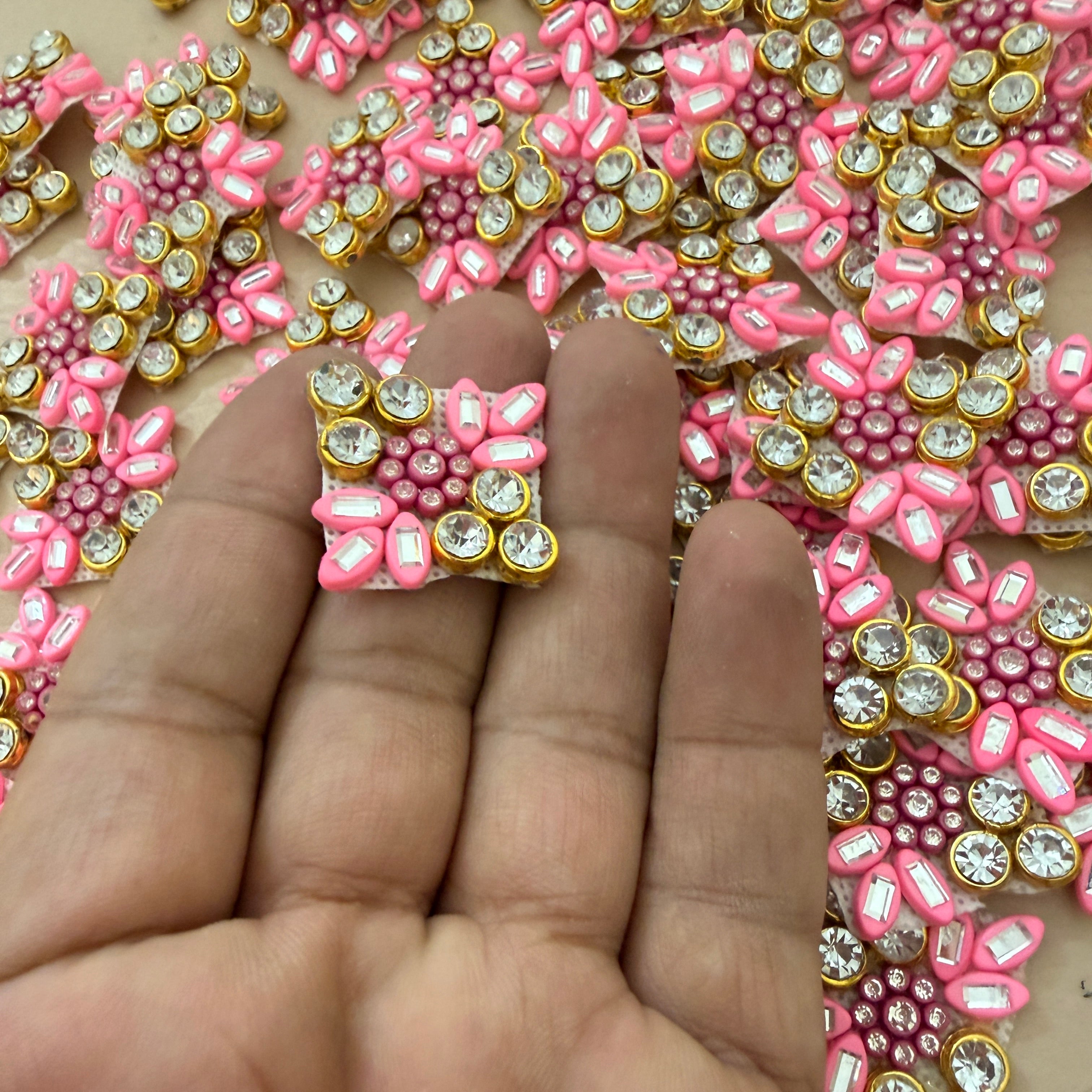 Pink Square Floral Rhinestone Appliqué Patches – Pack of 25