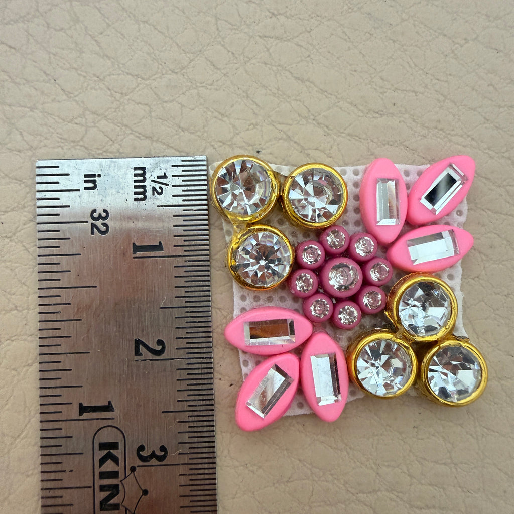 Pink Square Floral Rhinestone Appliqué Patches – Pack of 25