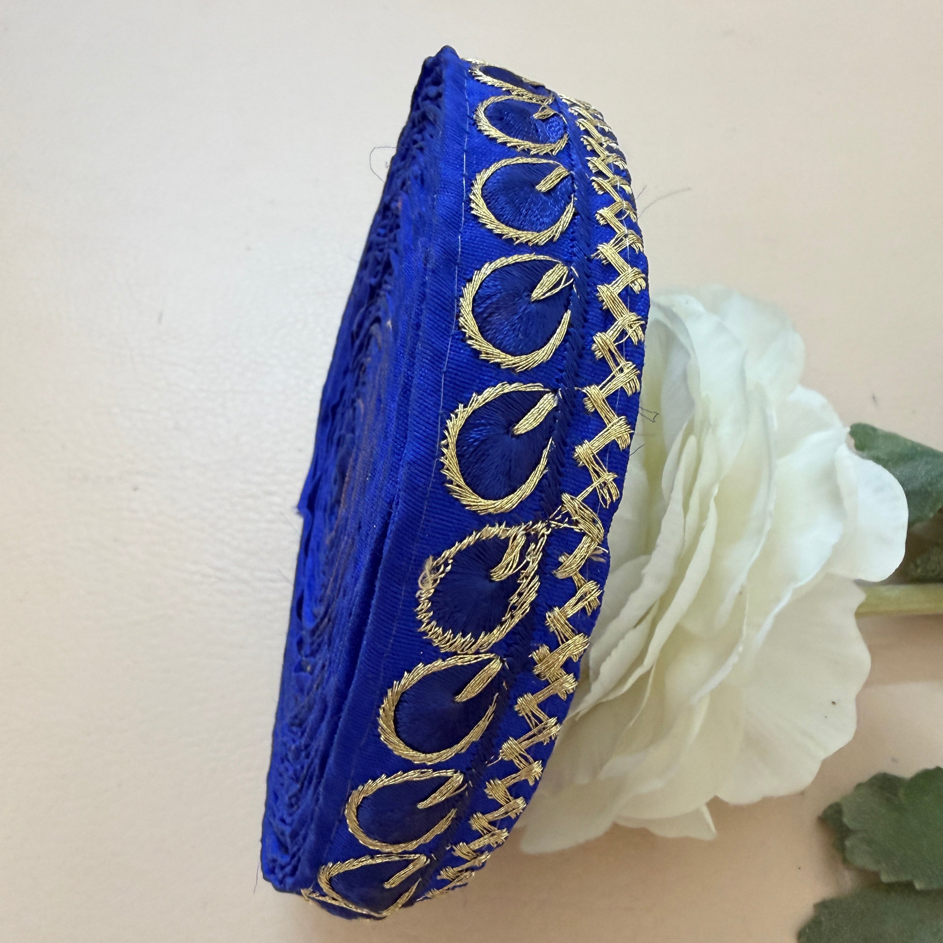 Royal Blue & Gold Zari Paisley Lace Trim – Zigzag Border Embroidery | 9 Yards