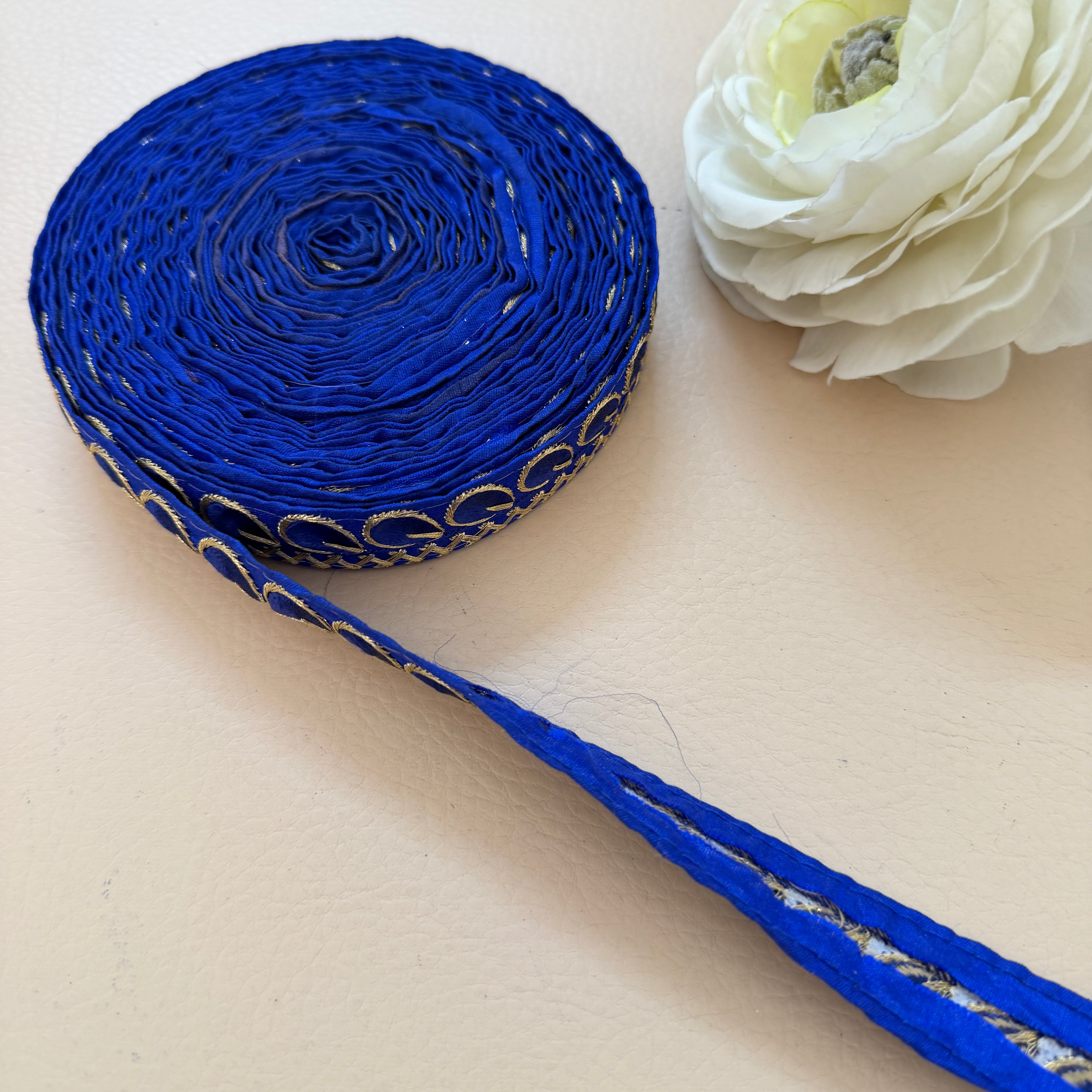 Royal Blue & Gold Zari Paisley Lace Trim – Zigzag Border Embroidery | 9 Yards