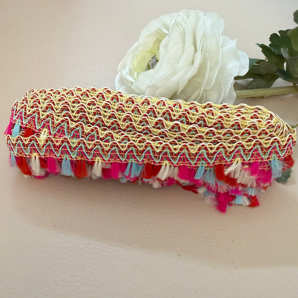 Multicolor Lace – Gold Scallop Braid with Pink Red Blue Frindges | 9 Yards
