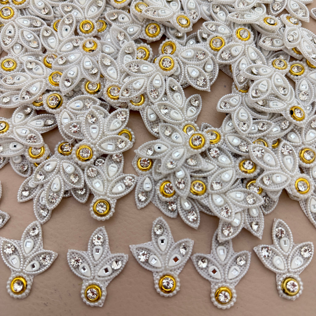 White Pearl & Crystal Leaf Motif Rhinestone Applique Patch – Pack of 25