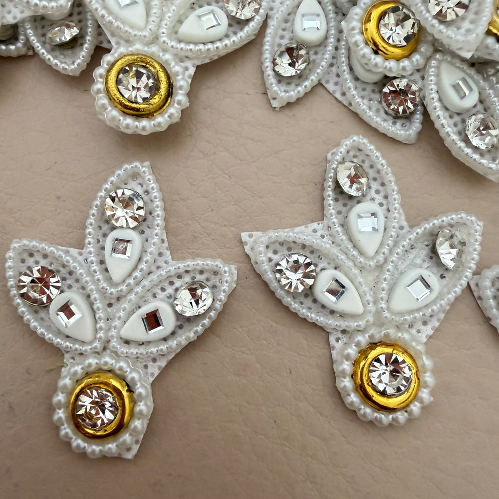White Pearl & Crystal Leaf Motif Rhinestone Applique Patch – Pack of 25