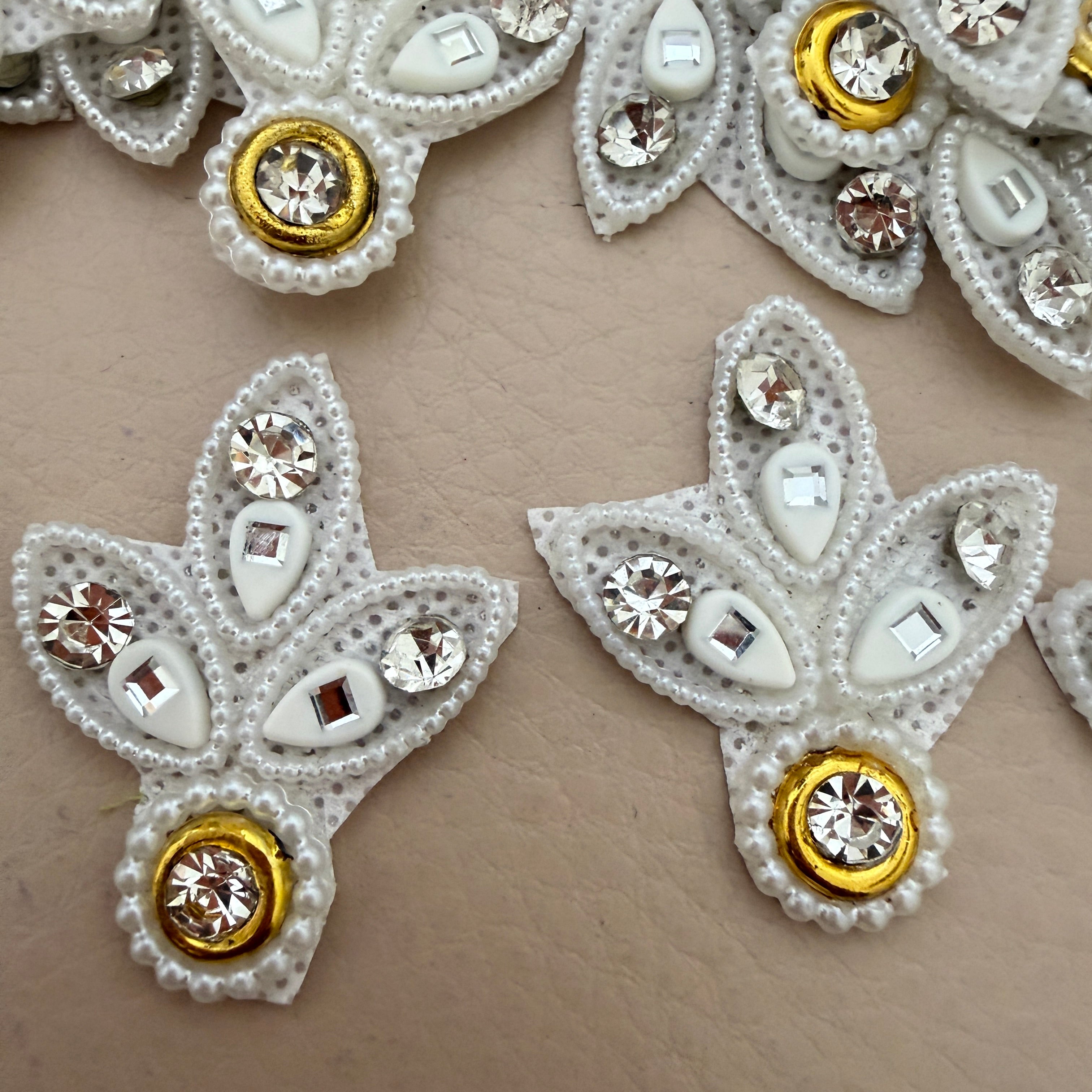 White Pearl & Crystal Leaf Motif Rhinestone Applique Patch – Pack of 25