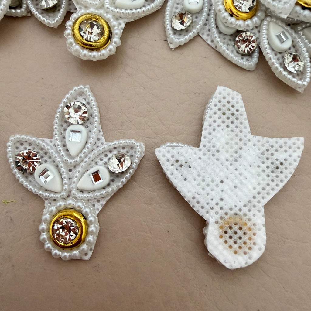 White Pearl & Crystal Leaf Motif Rhinestone Applique Patch – Pack of 25