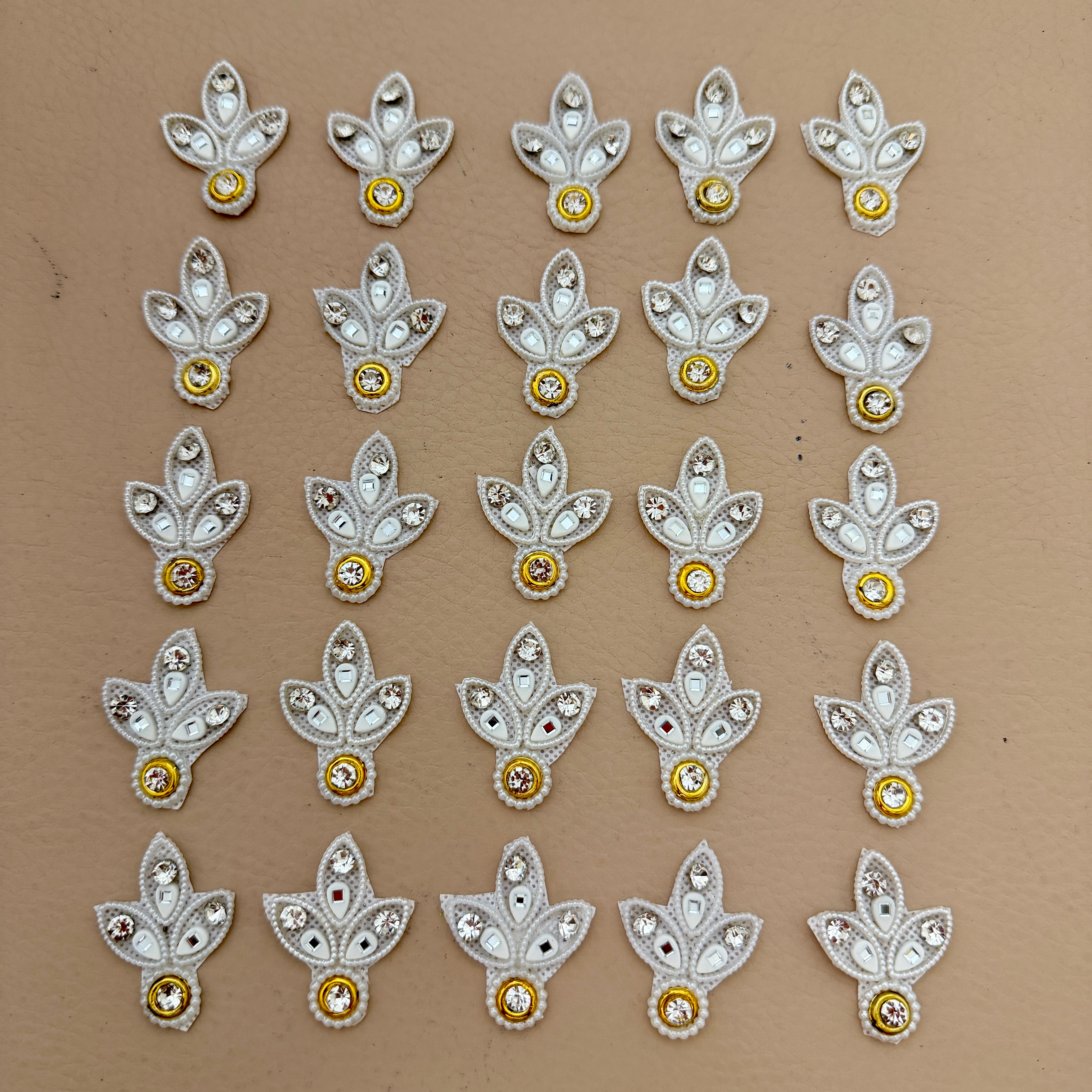White Pearl & Crystal Leaf Motif Rhinestone Applique Patch – Pack of 25