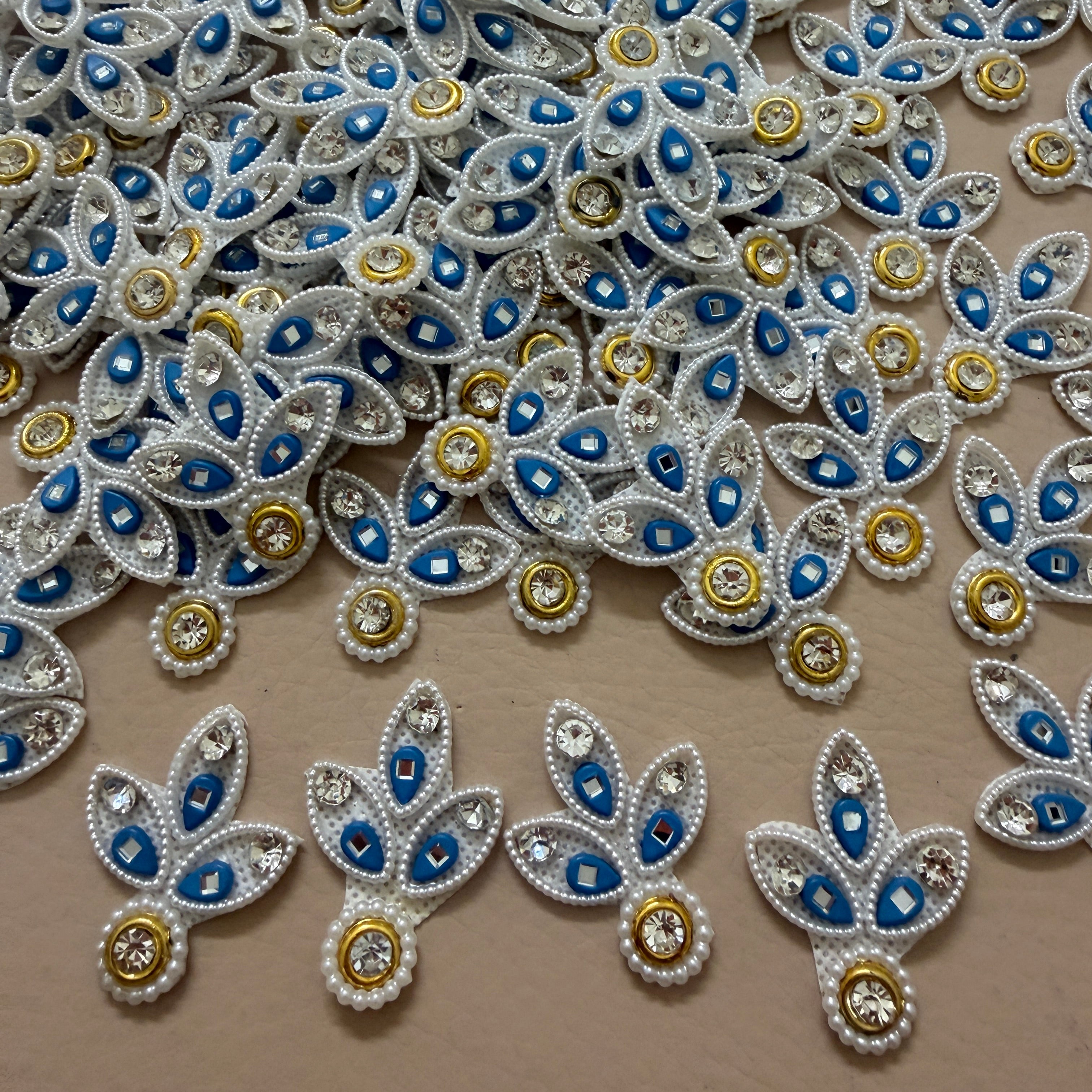 Blue & White Pearl Crystal Leaf Motif Rhinestone Applique Patch – Pack of 25