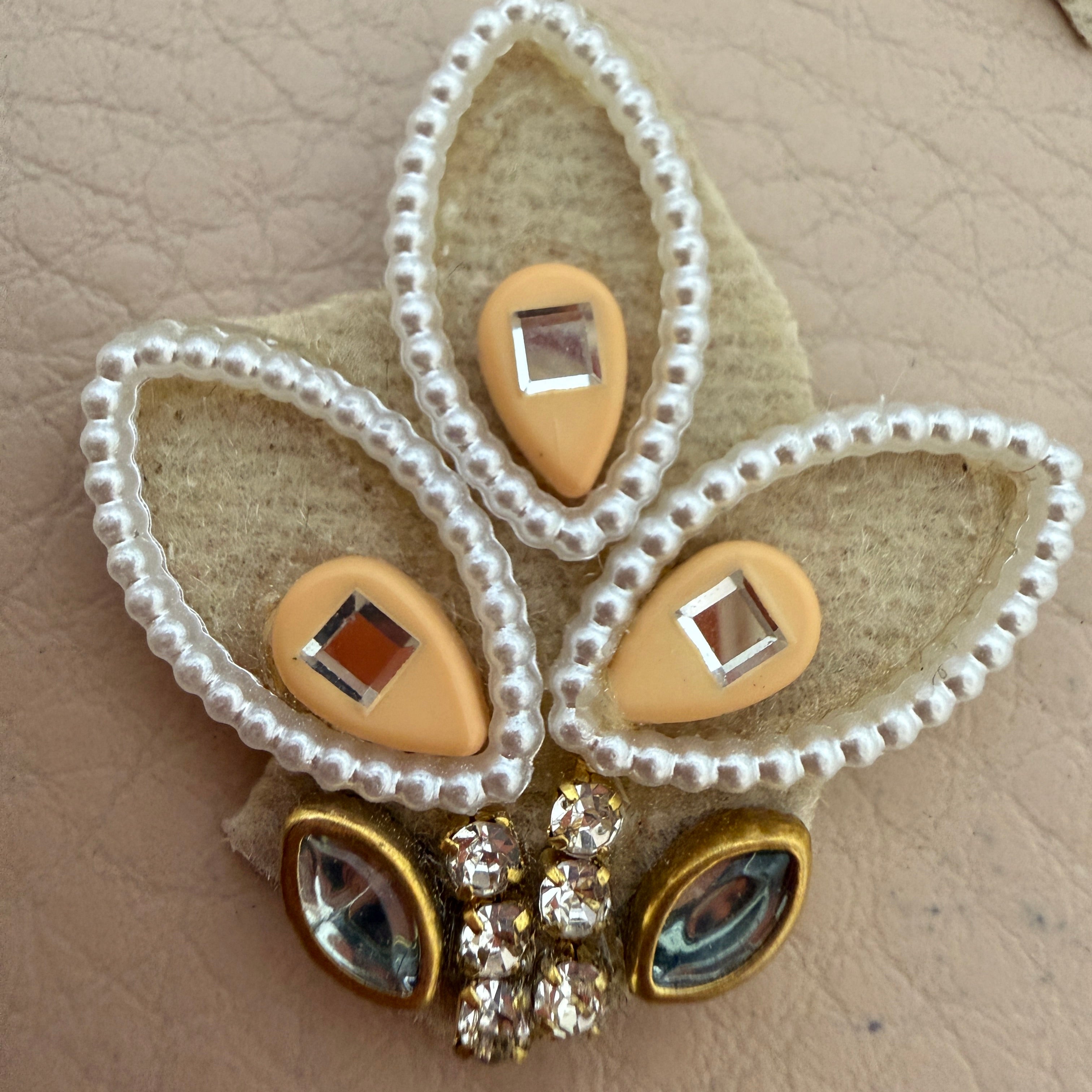 Ivory Leaf Patch Bouquet Pearl Rhinestone Applique – Pack of 25