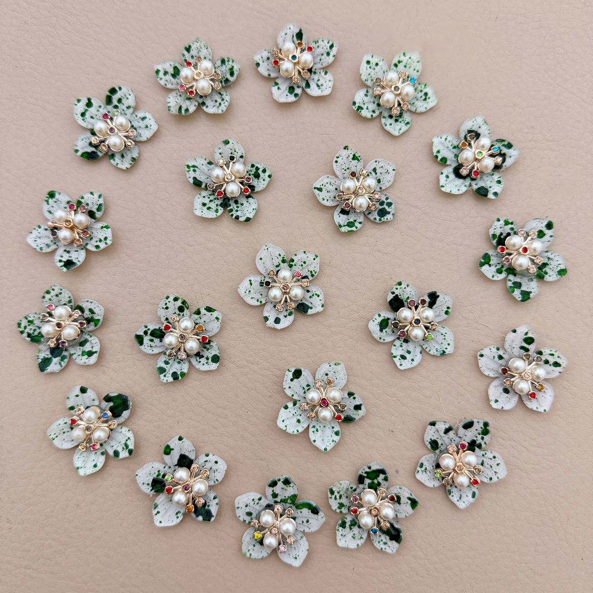 Green Speckle Flower Patch - Pack of 20