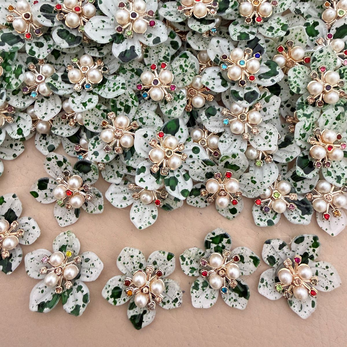 Green Speckle Flower Patch - Pack of 20