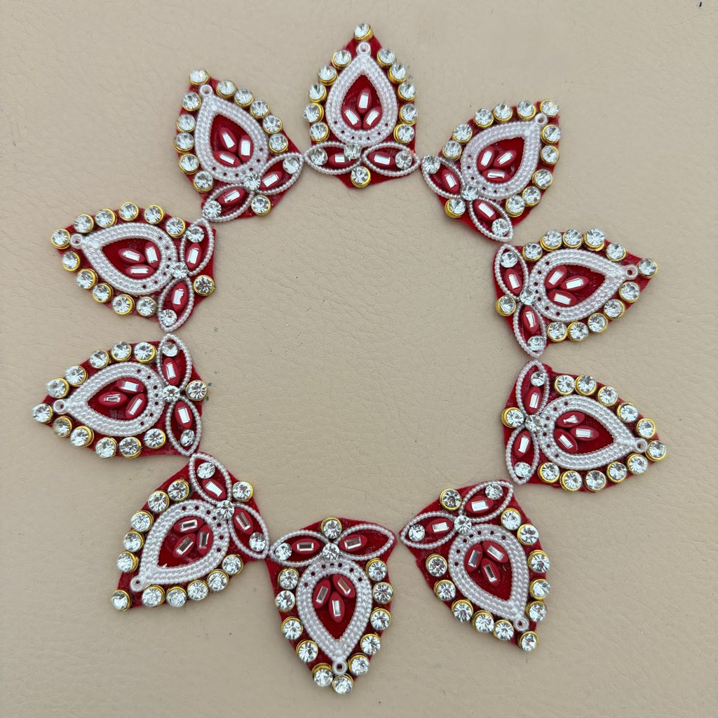 Red crystal and pearl embellished patch – bulk view