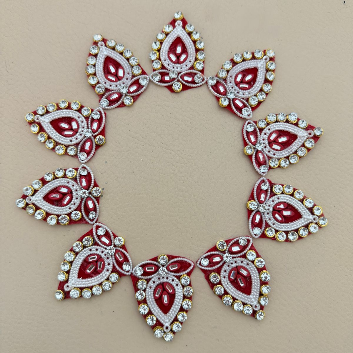 Red crystal and pearl embellished patch – bulk view