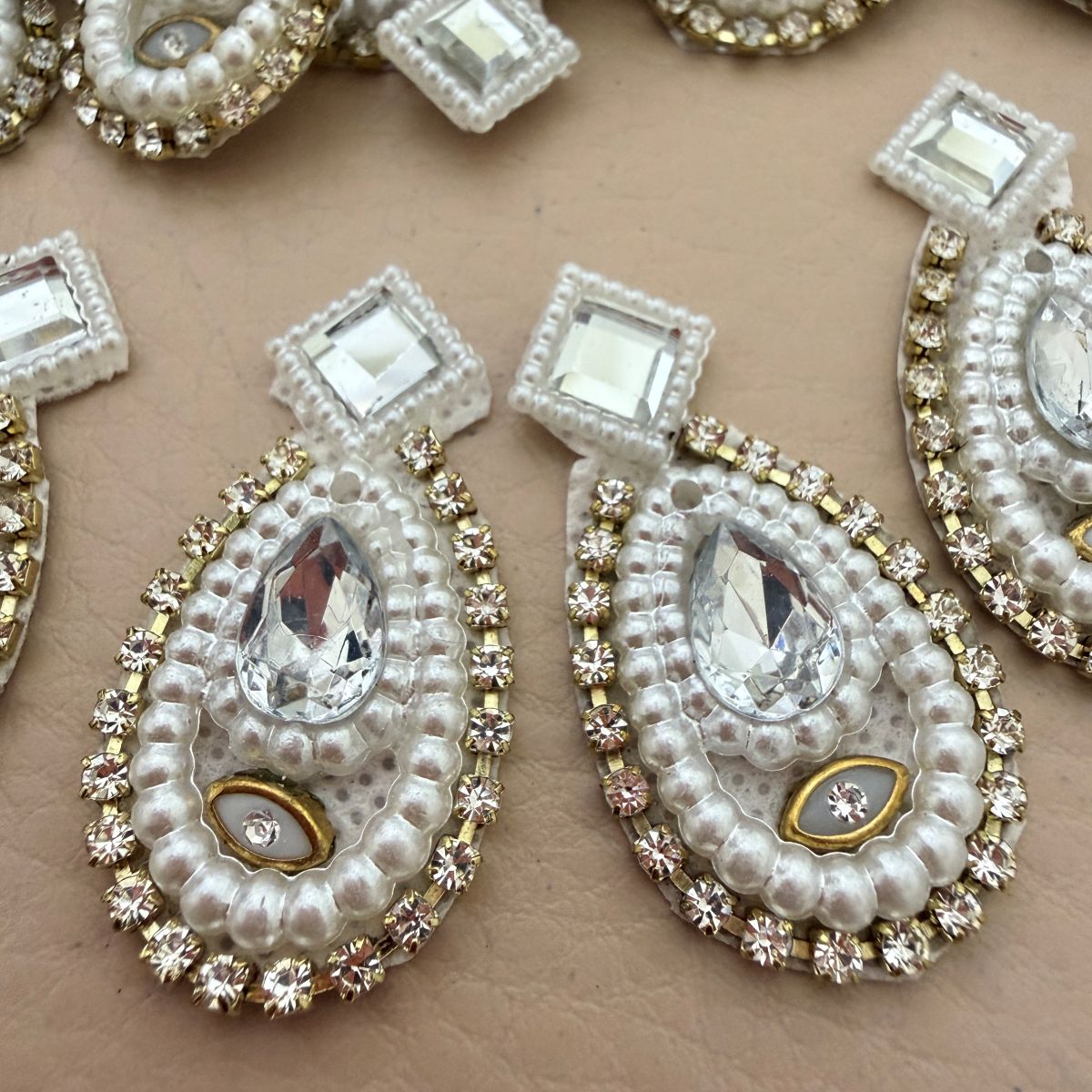 Pearl & Crystal Rhinestone Teardrop Applique Patch – Pack of 25