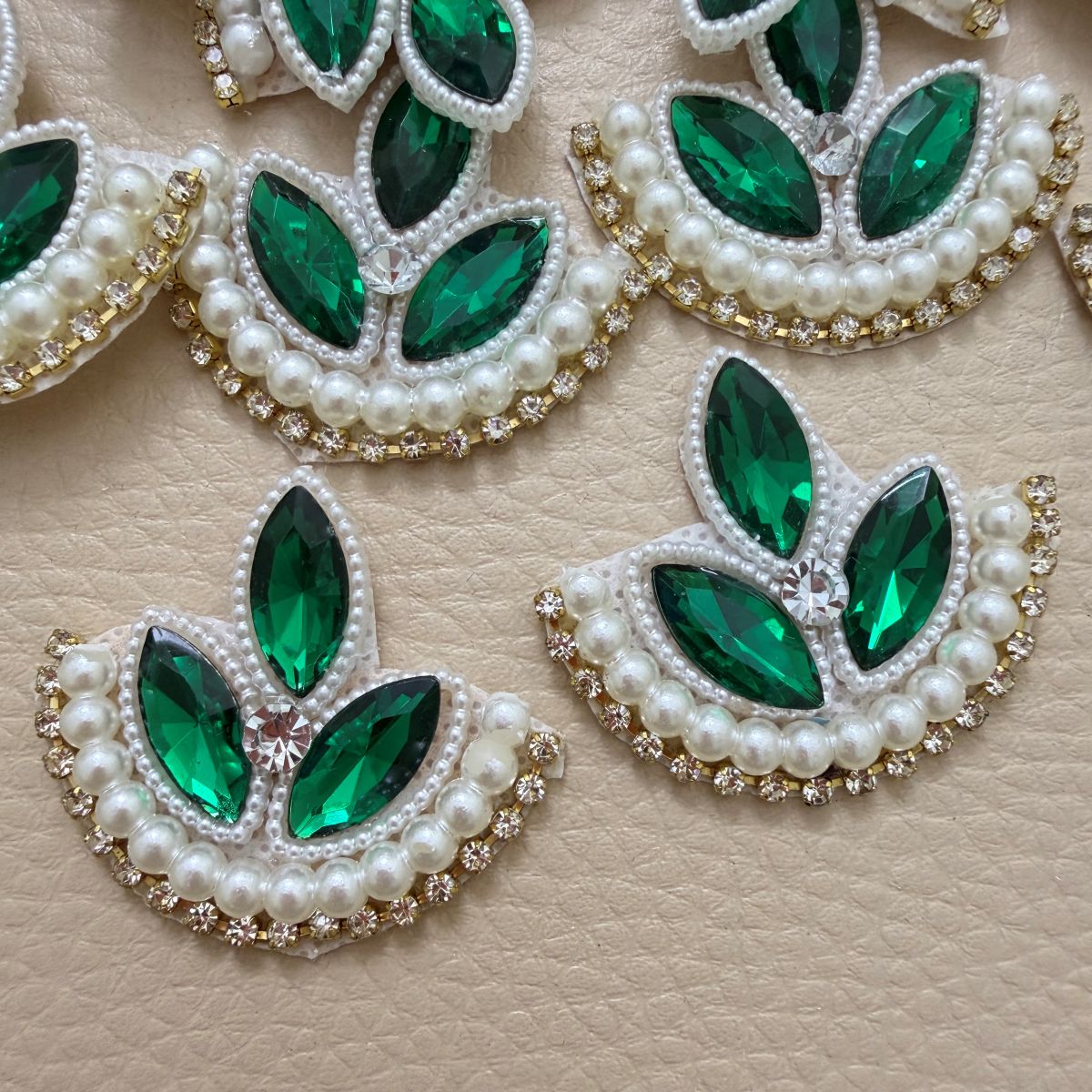 Emerald Green Crystal Fan Patch – Pearl & Rhinestone Embellishment