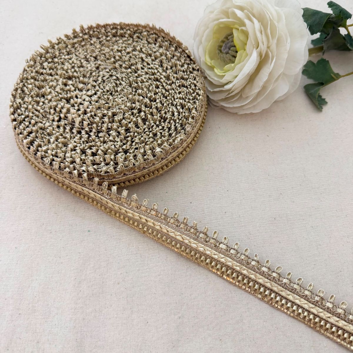 Gold Metallic Lace Trim with Loop Edge — 9 Yard Roll