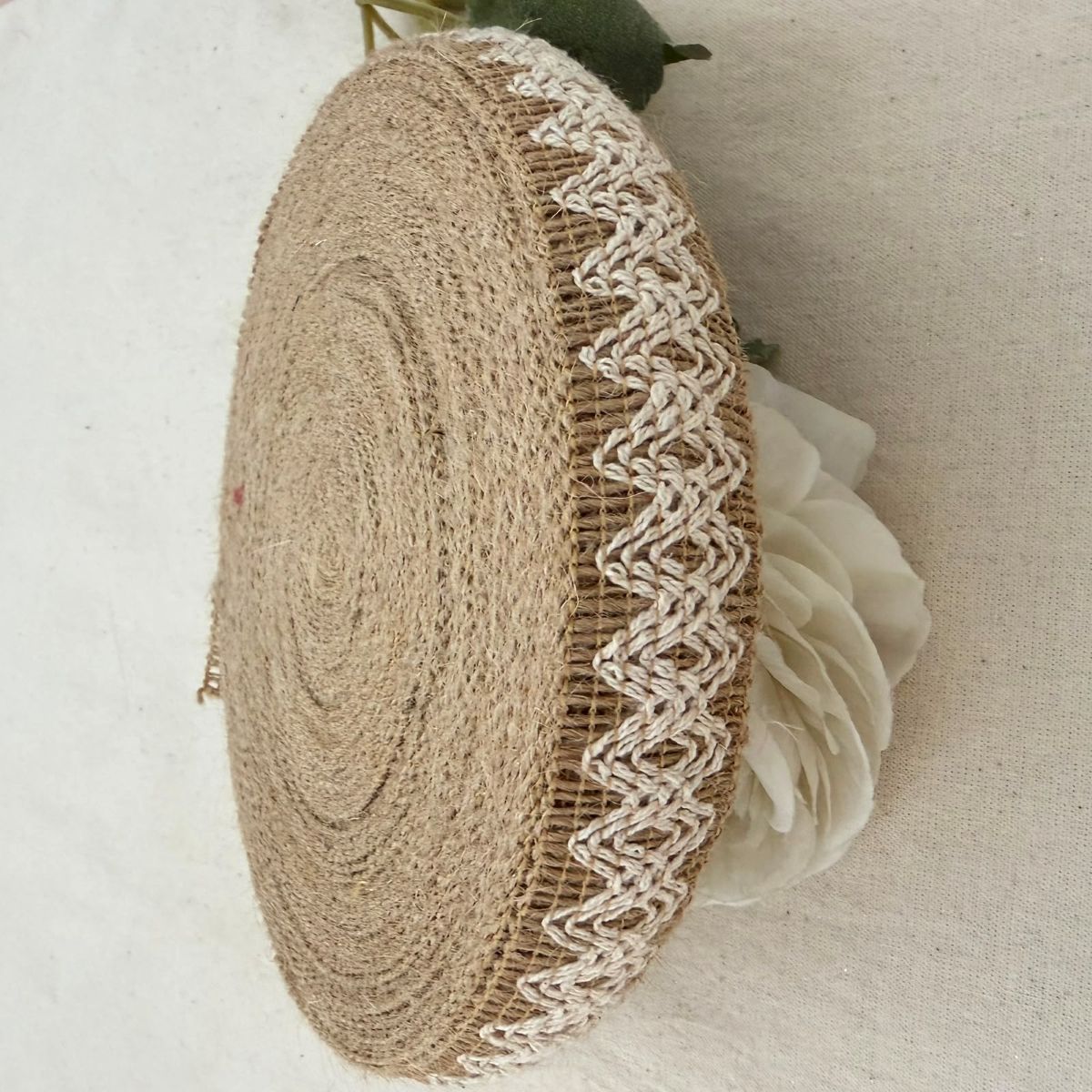 Natural Jute Ribbon with White Lace Trim – Burlap Craft Ribbon